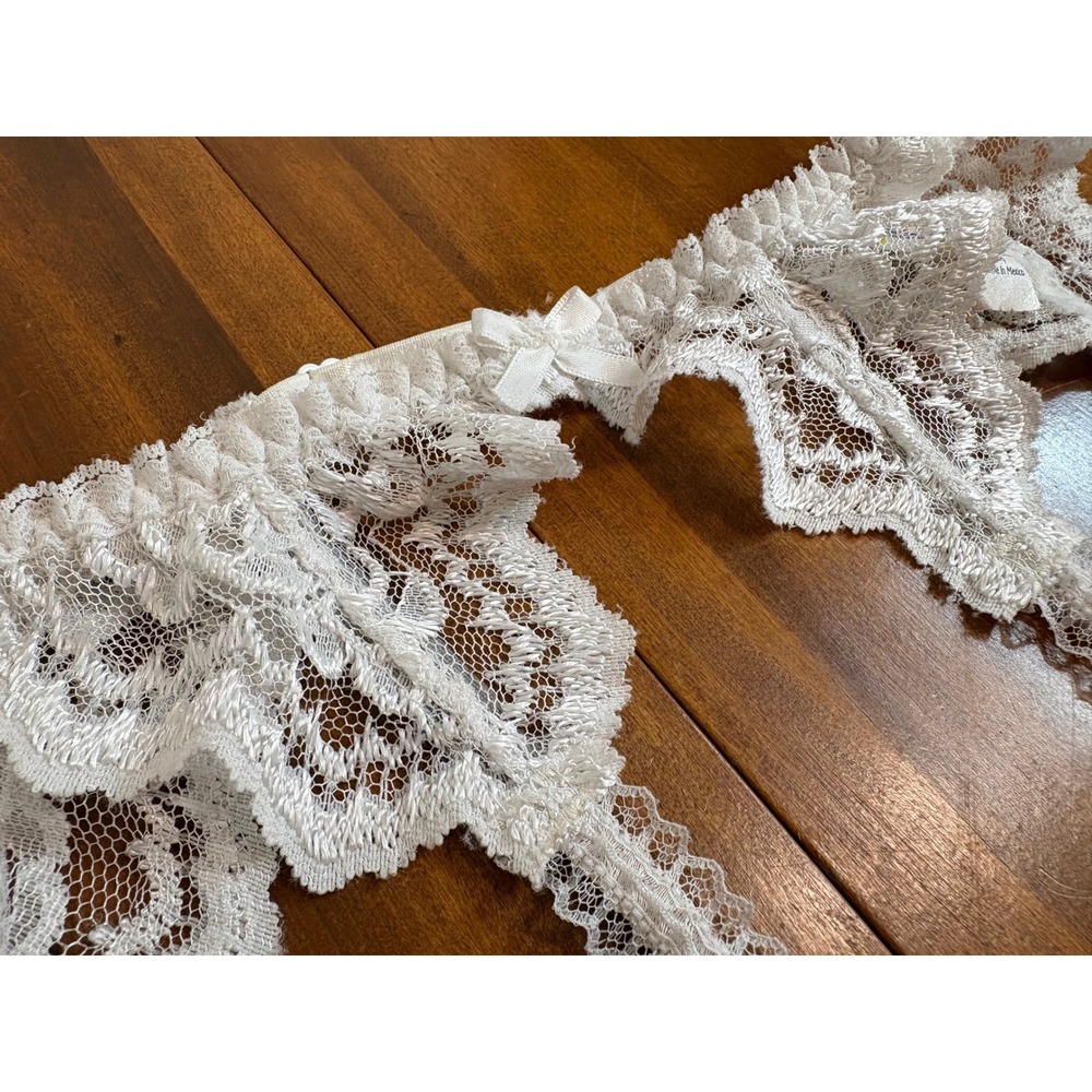 Vintage 80s 90s Fredericks of Hollywood White Floral Lace Garter Belt One Size